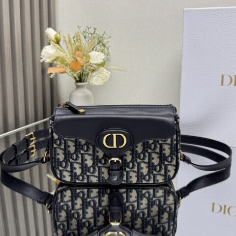 DIOR 新款波比拉链小包 型号:2358「蓝D布配皮」