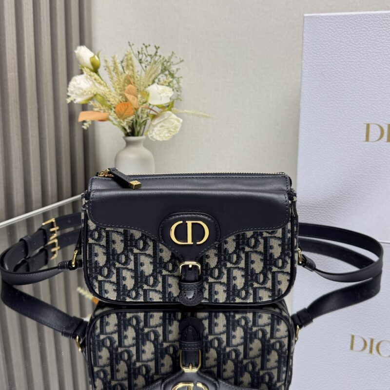 DIOR 新款波比拉链小包 型号:2358「蓝D布配皮」