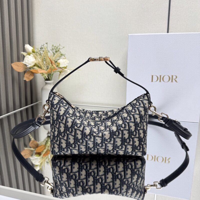 DIOR 最新自然色系列饭盒包 型号:5554