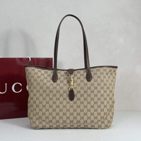 GUCCI 专柜品质，顶级原单货，实物实拍！款号867015浅杏布