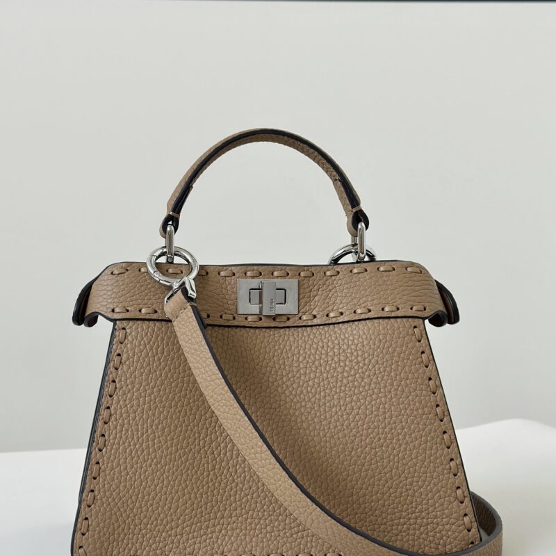 FENDI peekaboo 全新系列 款号80133As