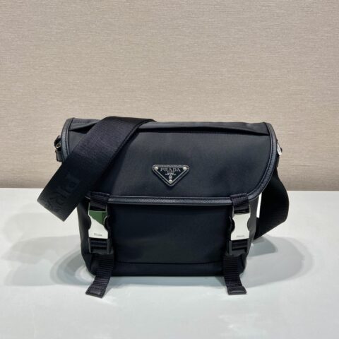 PRADA  新款邮差包🎉🎉2VD066小号