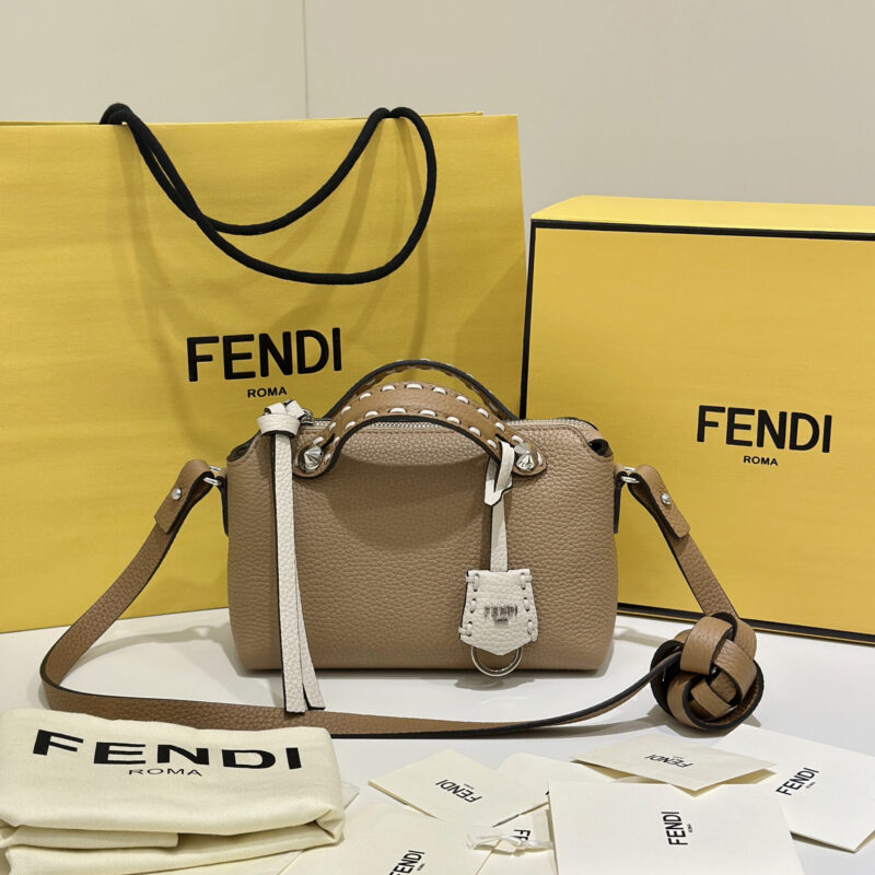 FENDI 新品拼色By The Way Selleria手袋 款号:8668s