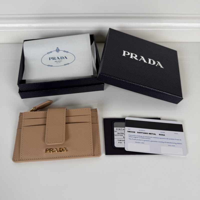 PRADA P家➡️卡包，型号1MC038