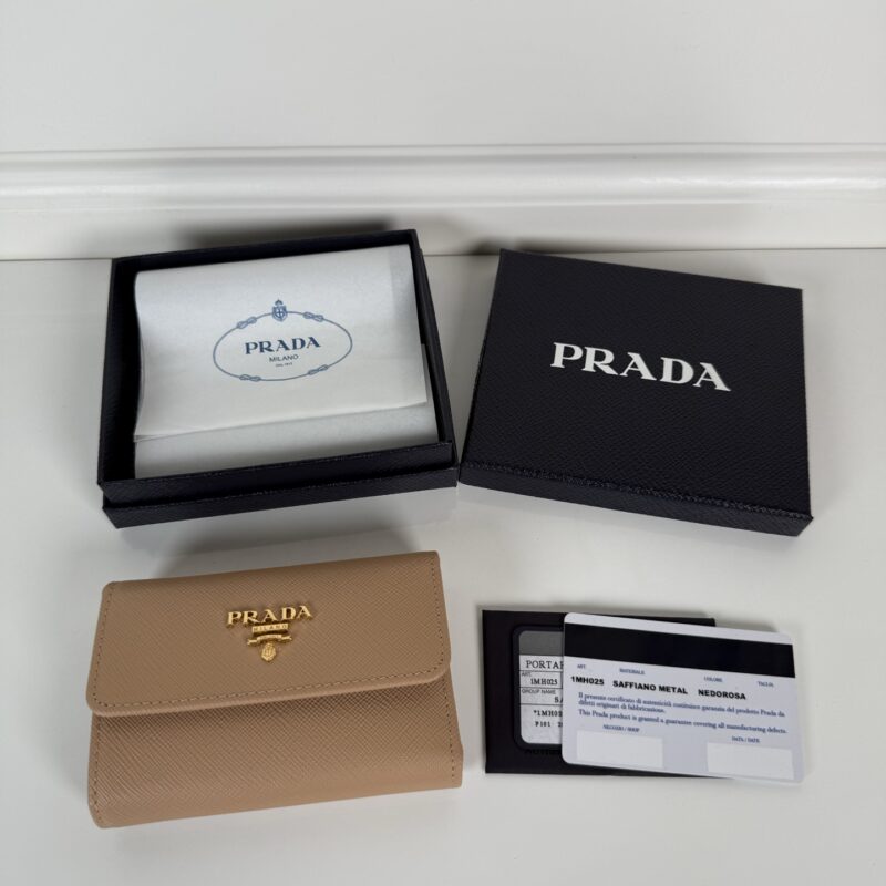 PRADA P家➡️女士十字纹短夹，原单品质，型号1MH025
