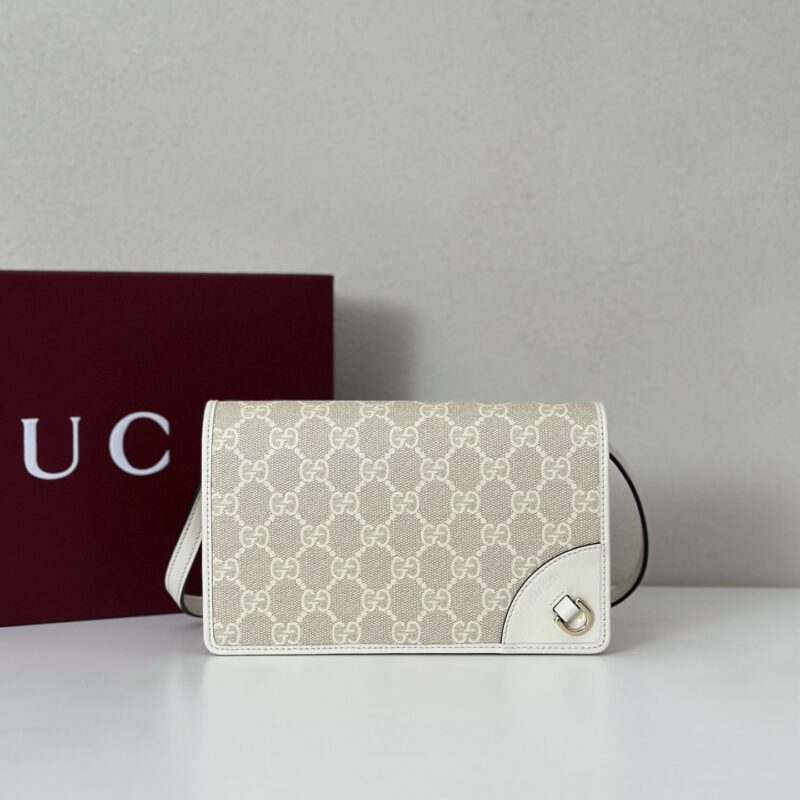 GUCCI 专柜品质，顶级原单货，实物实拍！款号820688白胶