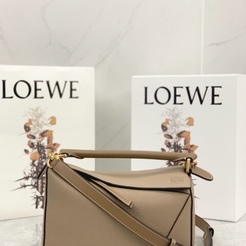 LOEWE 爆款沙色Puzzle 0189