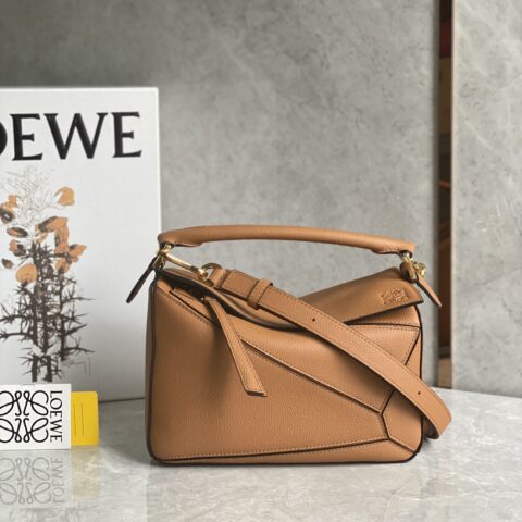 LOEWE 最🆕版本puzzle 焦糖 0189