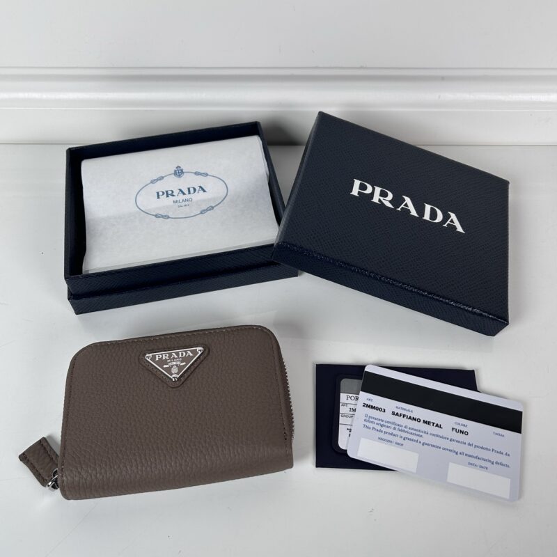 PRADA P家➡️鹿皮男女通用卡夹，型号2MM003