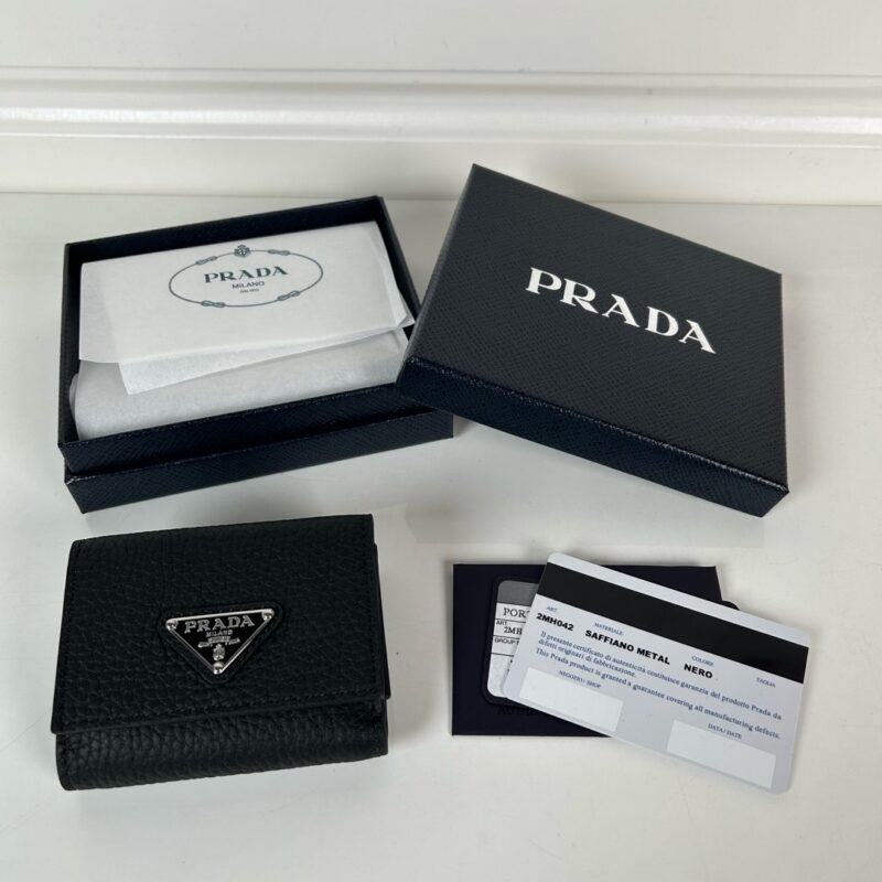 PRADA P家➡️男女士迷你三折钱包，型号2MH042黑色