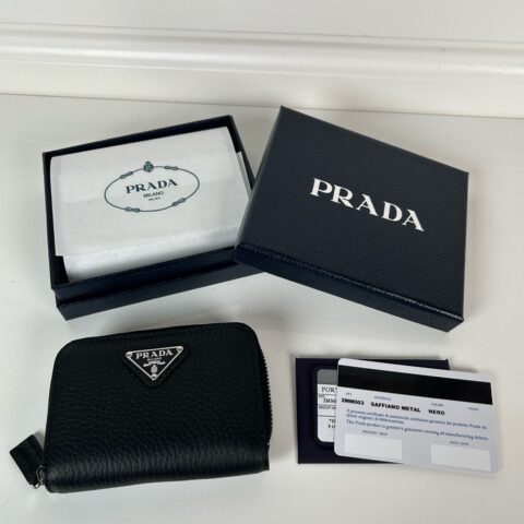 PRADA P家➡️鹿皮男女通用卡夹,型号2MM003