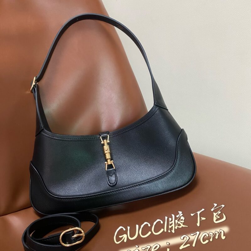 GUCCI  腋下包 型号863137 小号
