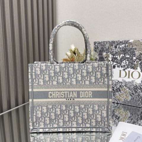 DIOR 𝗕𝗼𝗼𝗸 𝘁𝗼𝘁𝗲 购物袋 经典老花灰小号