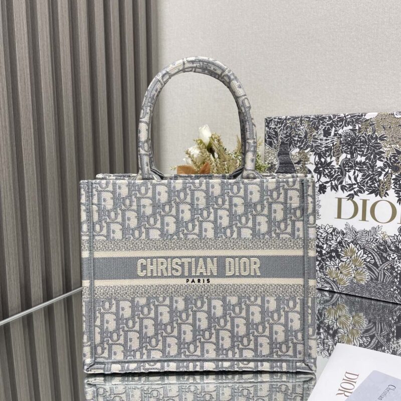 DIOR 𝗕𝗼𝗼𝗸 𝘁𝗼𝘁𝗲 购物袋 经典老花灰小号