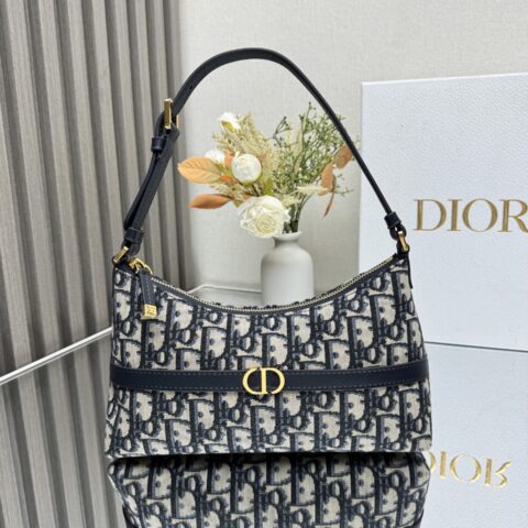 DIOR 30 Montaigne 迷你单肩水饺包 型号:2381