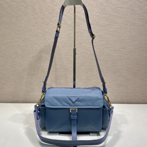 PRADA 新款邮差包🎉1BD394新色