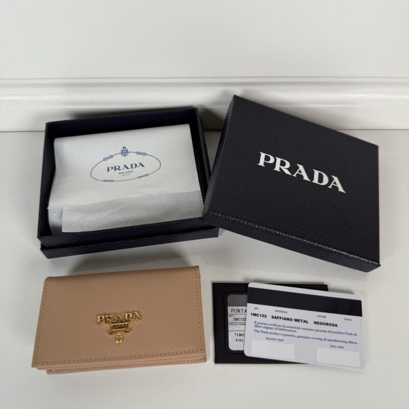 PRADA P家➡️经典卡片夹，型号1MC122