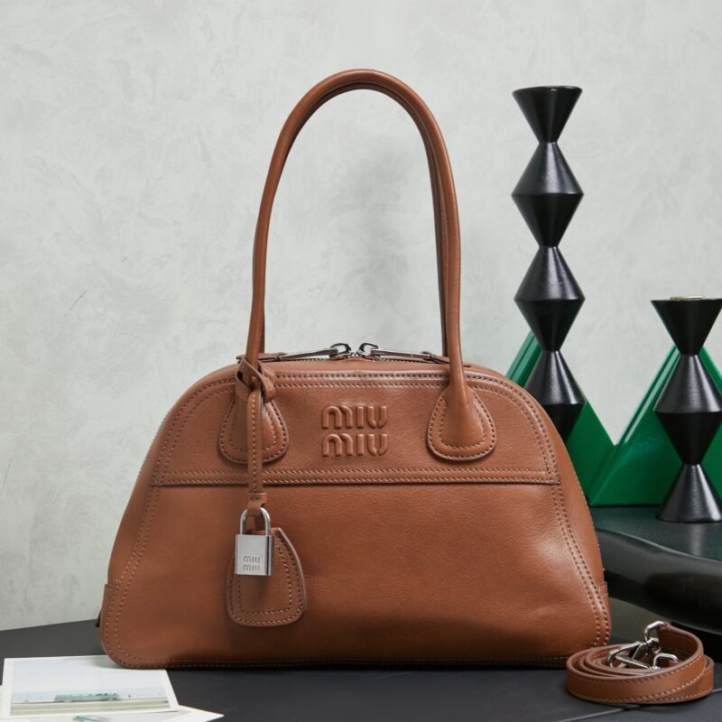MIUMIU 新品爆款Vivant保龄球包 5BB199 植柔羊皮棕色