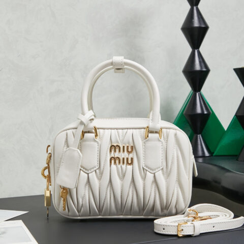 MIUMIU M家新品too pretty保龄球手袋 5BB123 白色