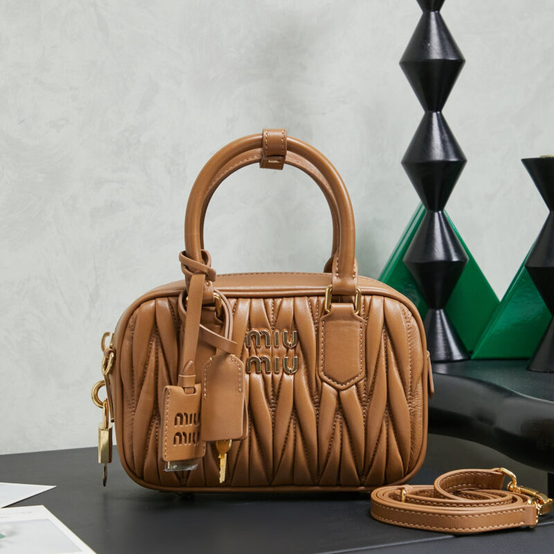 MIUMIU M家新品too pretty保龄球手袋 5BB123 焦糖