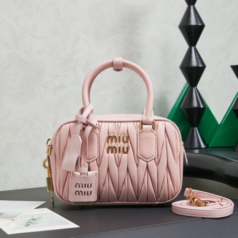 MIUMIU M家新品too pretty保龄球手袋 5BB123 雪粉