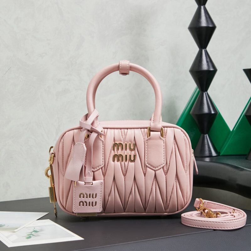 MIUMIU M家新品too pretty保龄球手袋 5BB123 雪粉