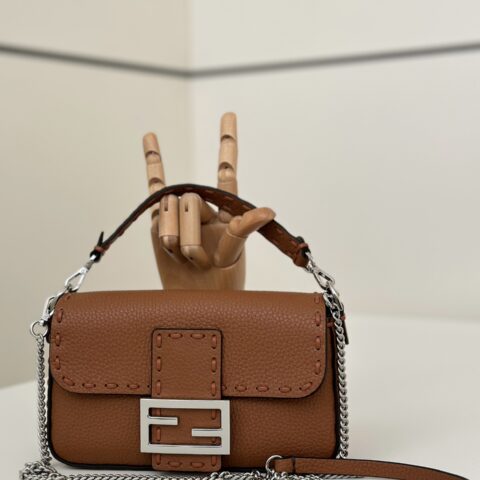 FENDI 手工缝制进口牛皮 款号：8610s胶糖