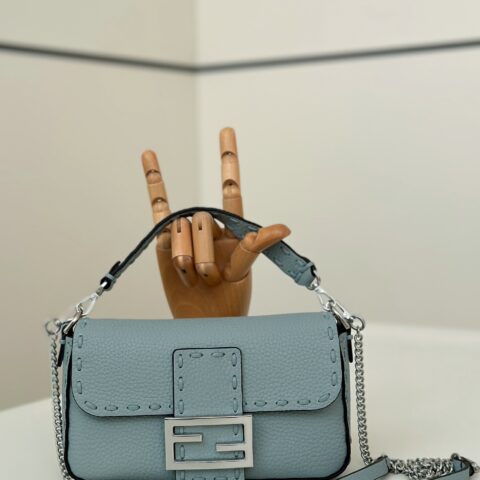 FENDI 手工缝制进口牛皮 款号:8610s