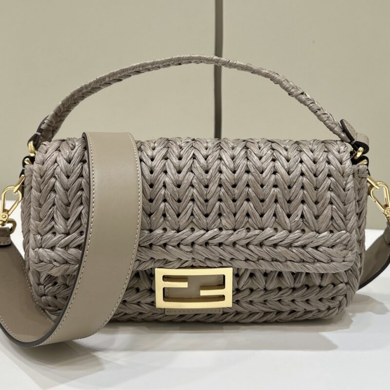 FENDI 拉菲草Baguette 款号80168