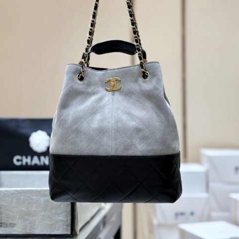 CHANEL 25A麂皮拼色竖款Hobo👜 AS5636