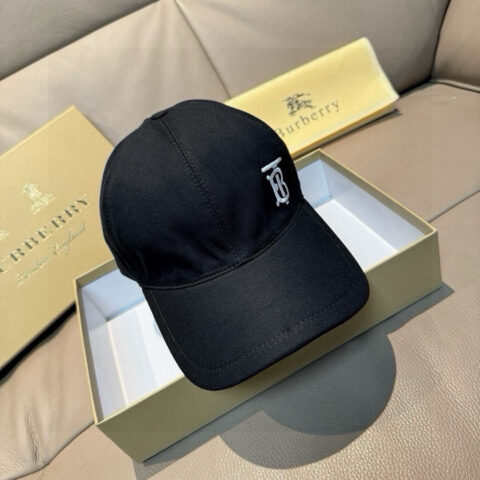 Burberry（巴宝莉）专柜爆款原单棒球帽