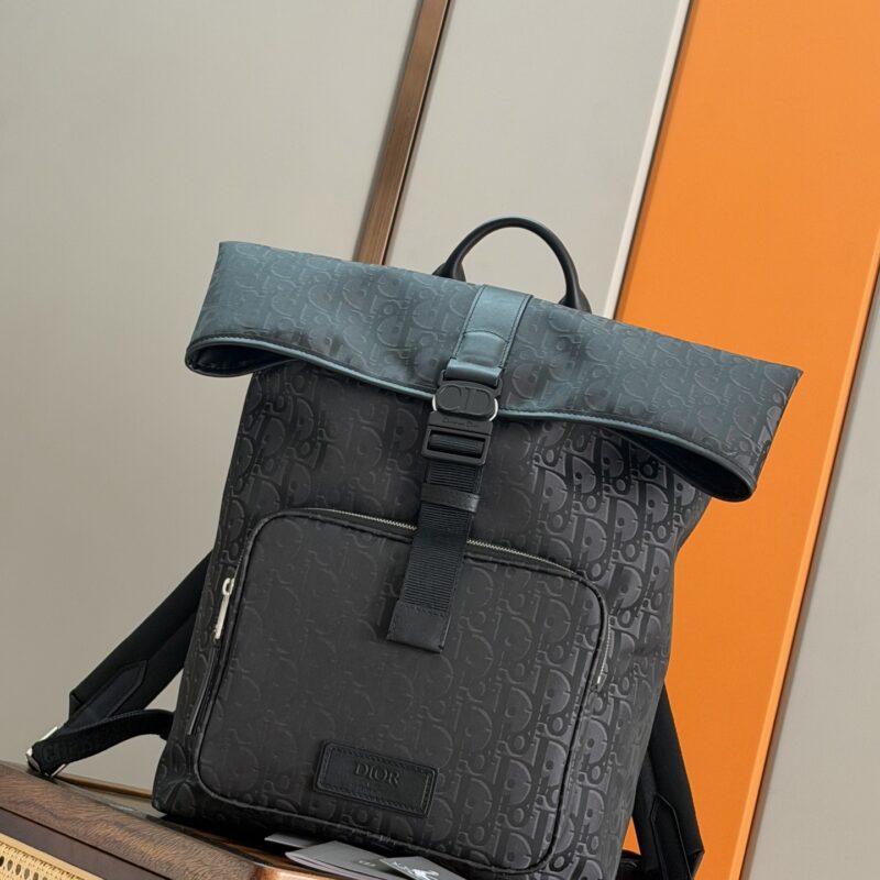 CD Dior Trek 卷顶双肩背包 编号: 93952防水布