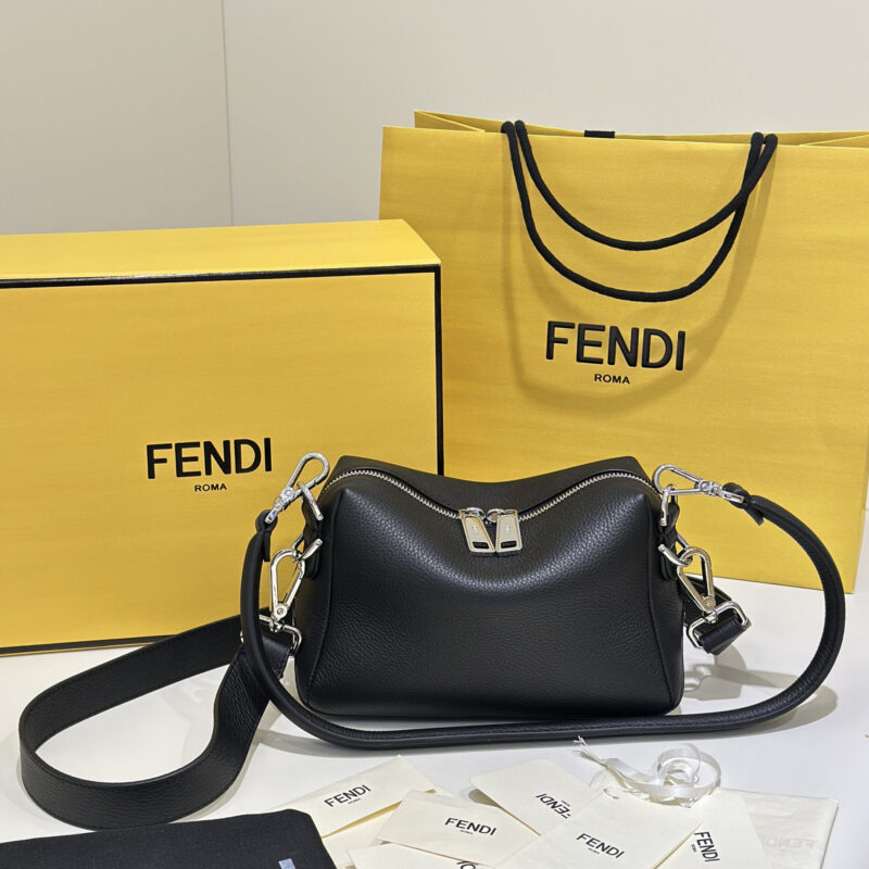 FENDI 新品Lui手袋 款号:66811