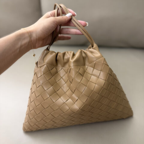 BV 中号Dustbag手拿包 浅棕色 型号:796728