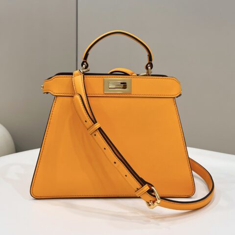 FENDI 𝐏𝐄𝐄𝐊𝐀𝐁𝐎𝐎  𝐈 𝐒𝐄𝐄 𝐔 小号手袋 款号80011A橙色