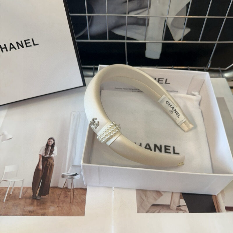 CHANEL  (香奈儿)最新款小香珍珠发箍