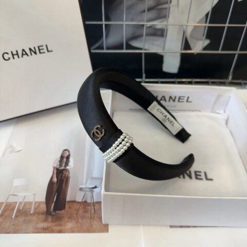CHANEL (香奈儿)最新款小香珍珠发箍