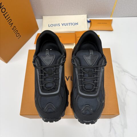 LV Runner Summit  男士新款撞色运动鞋系列
