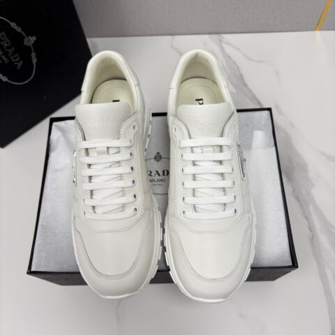 PRADA 新款男士小牛皮运动鞋