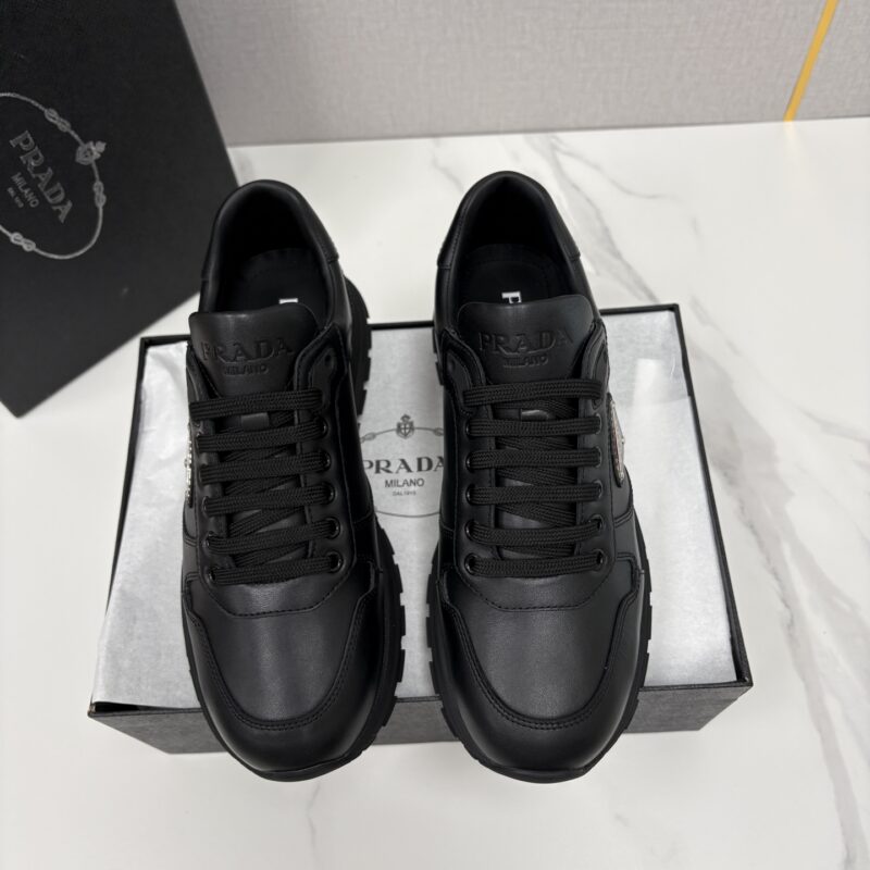 PRADA 新款男士小牛皮运动鞋