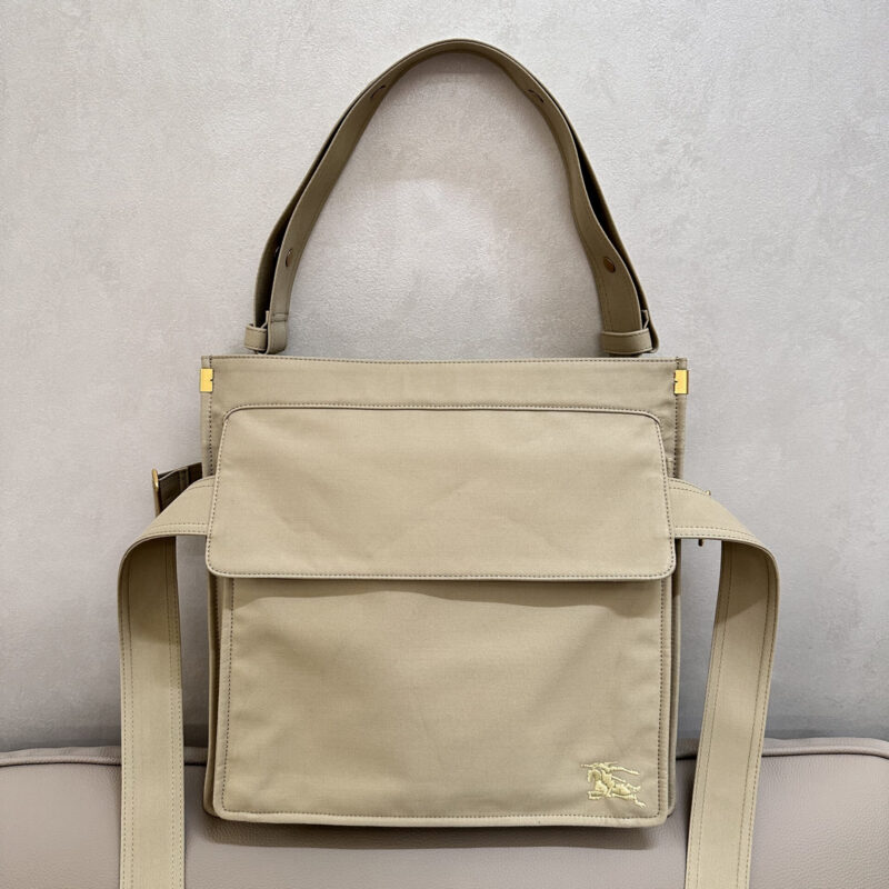 Burberry B家最新风衣托特包 型号6251