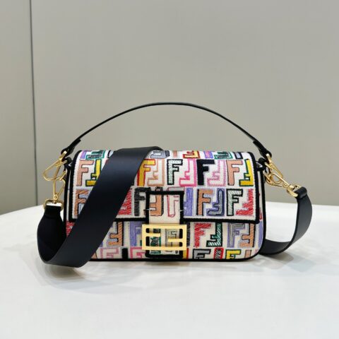 FENDI baguette浪漫手绘 款号8625L