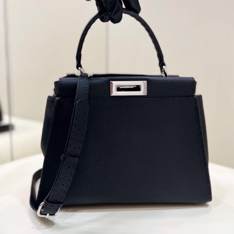 FENDI 经典peekaboo 款号:2311 黑色