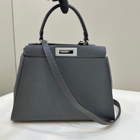 FENDI 经典peekaboo 款号:2311 灰色