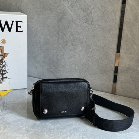 LOEWE mini Pebble邮差包 0521