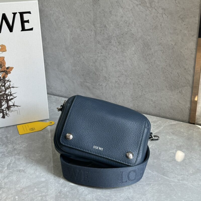 LOEWE mini Pebble邮差包 0521