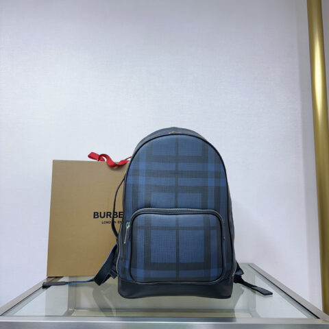 Burberry B家最新双肩包 型号1601 兰格