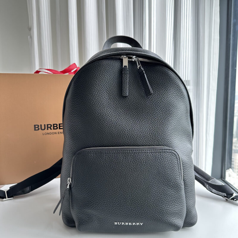 Burberry B家耐久实用的 全牛皮双肩包 型号8911