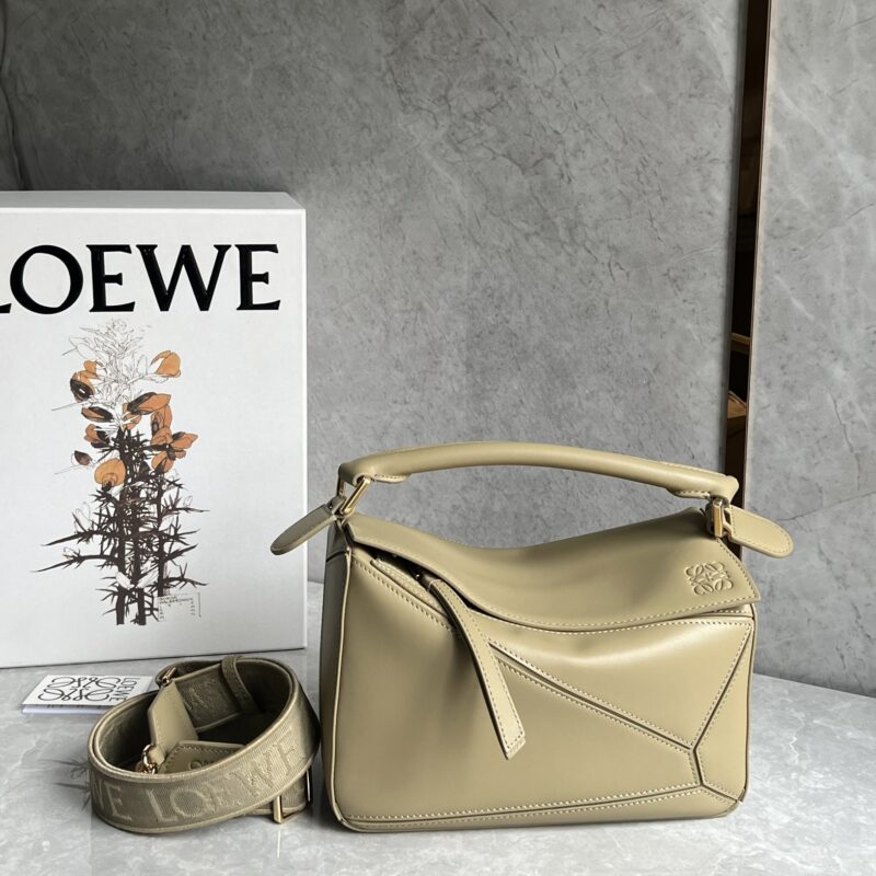 LOEWE Anagram刺绣肩带 0189 粘土绿