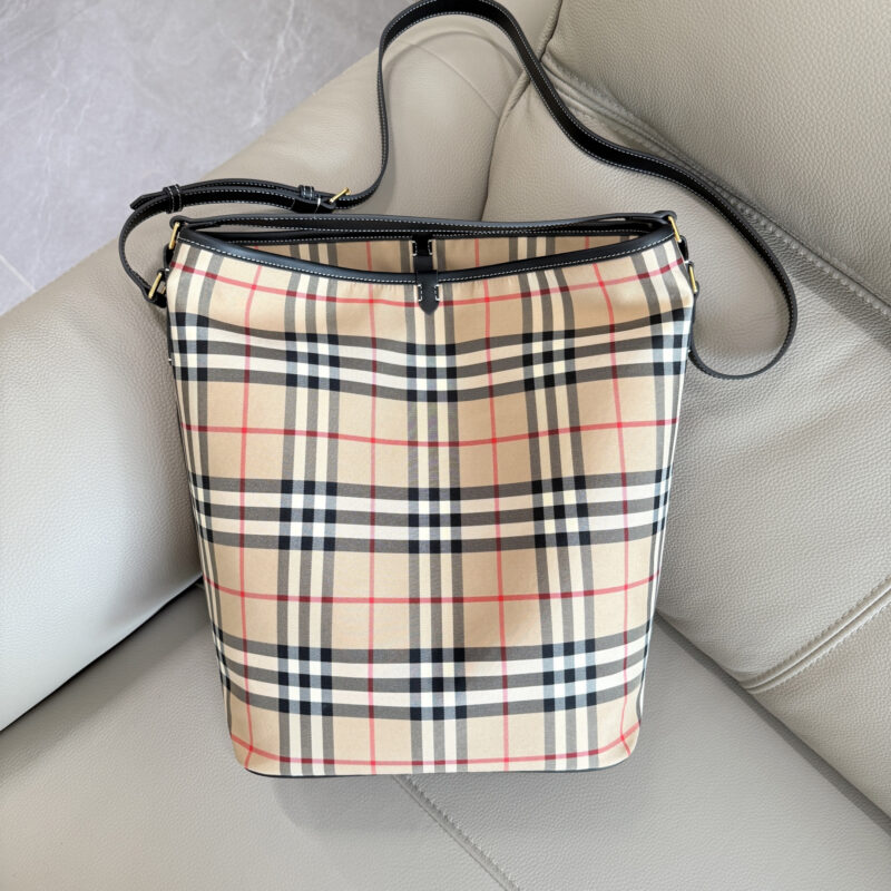 Burberry B家经典英伦格纹永不过时 型号1711